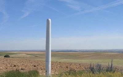 The bladeless wind turbine that produces energy.